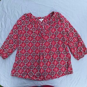 Red and Black Pattern Top Crown & Ivy Size M/L 3/4 Sleeve